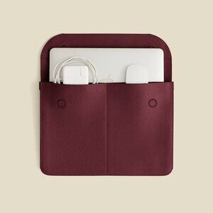 NWT Cuyana Tech Carryall  15-16 inch in Cherry